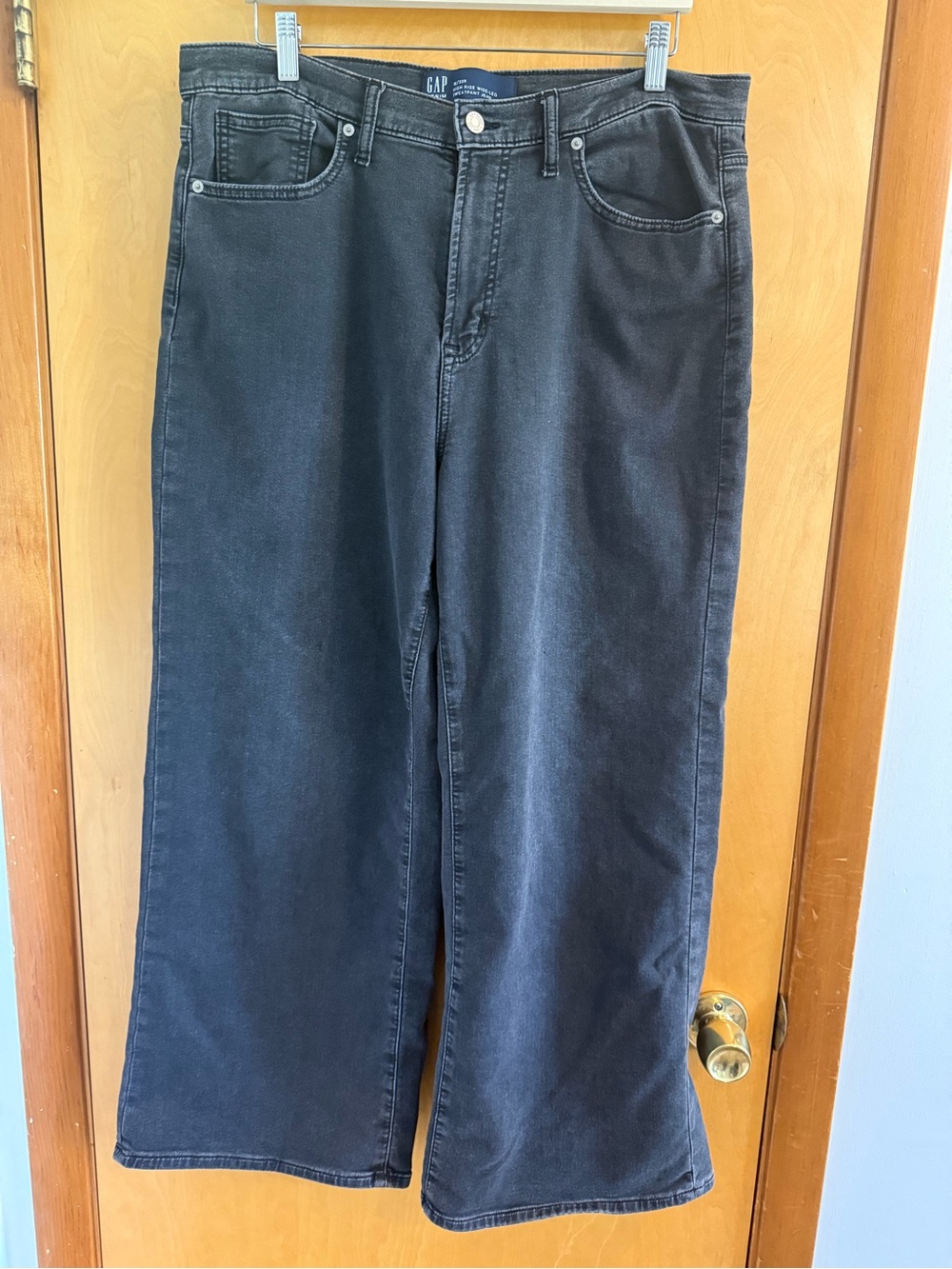 GAP Women’s High Rise Wide Leg Sweatpant Jean